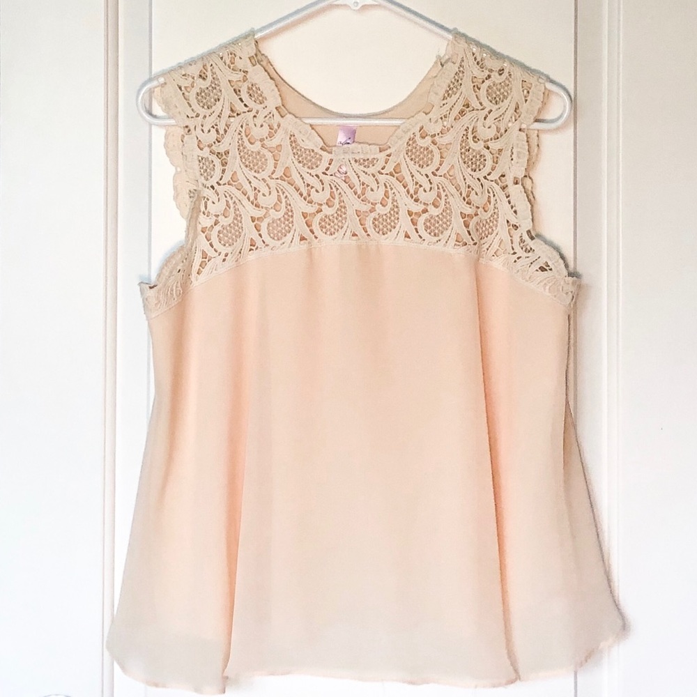 Flowy Cream/Off-White Lacey Shirt